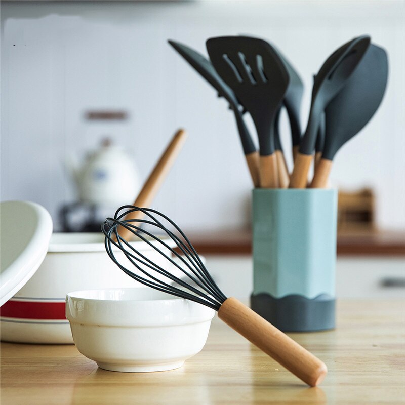 Juego de utensilios de cocina de silicona, cocina antideslizante con mango de madera con cubo de almacenamiento, cuchara, utensilios de cocina creativos