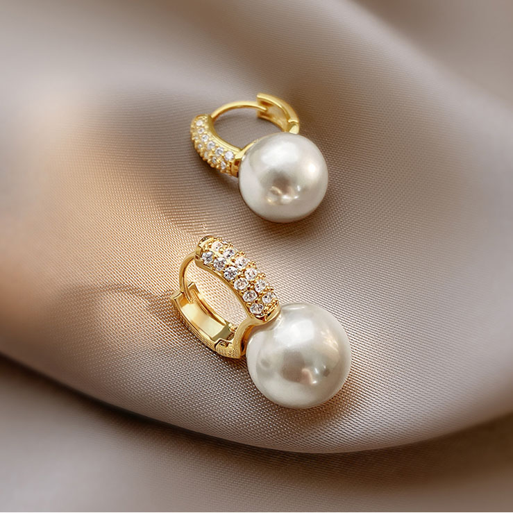 Nuevos bonitos pendientes de aro con tachuelas de perlas para mujer, pendientes minimalistas de Color dorado, aros pequeños Huggies, joyería de para boda: cromo negro