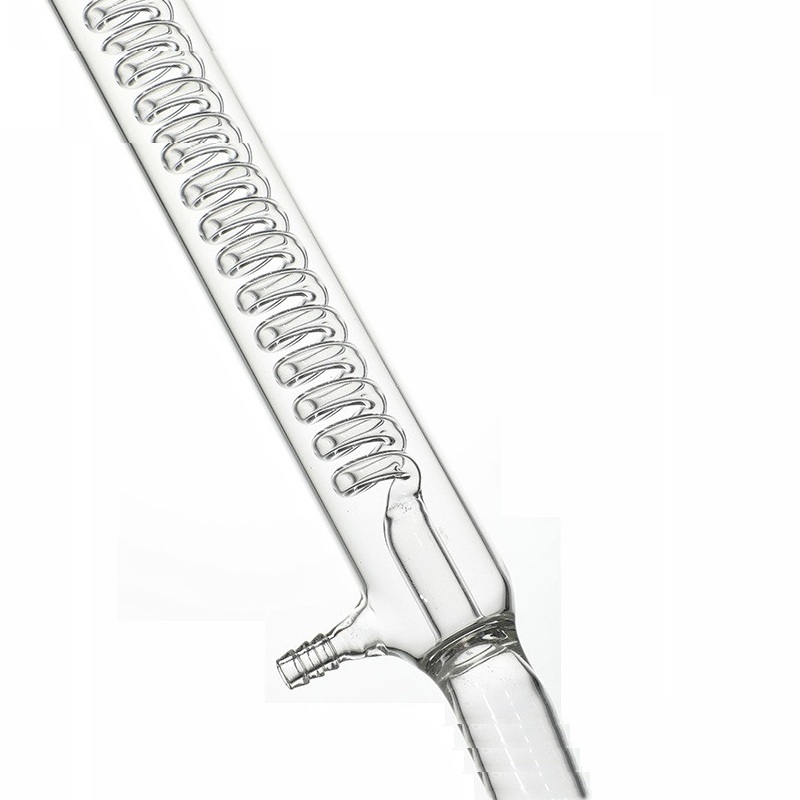 Boccetta di distillazione del condensatore a serpentina dell'unità di distillazione da utilizzare per la produzione di estrazione di olio essenziale di acqua distillata