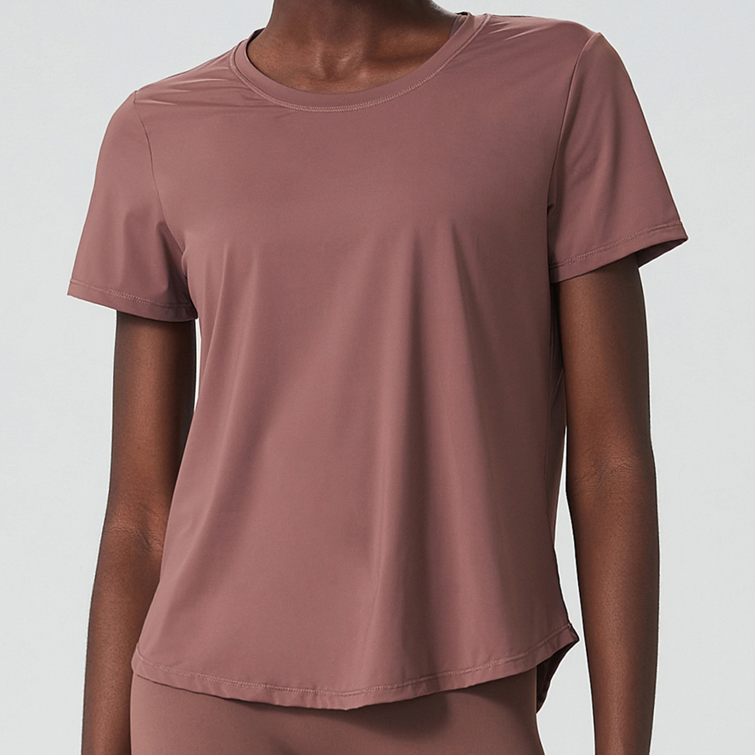 Camiseta de manga corta de Yoga para mujer, blusa suave de Color sólido, ligera y transpirable de secado rápido para gimnasio y correr, Verano: S / Castaño