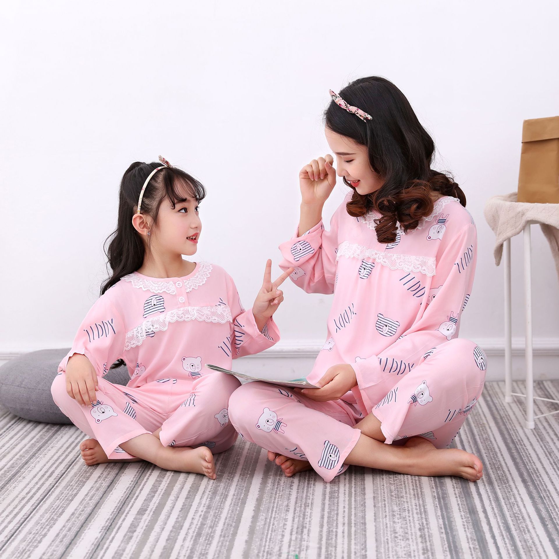Spring and Summer Family Matching Pajamas Mom Daughter Outfits Sleepwear Long Sleevs Shirts+pants 2pcs/set Twins Baby Clothing