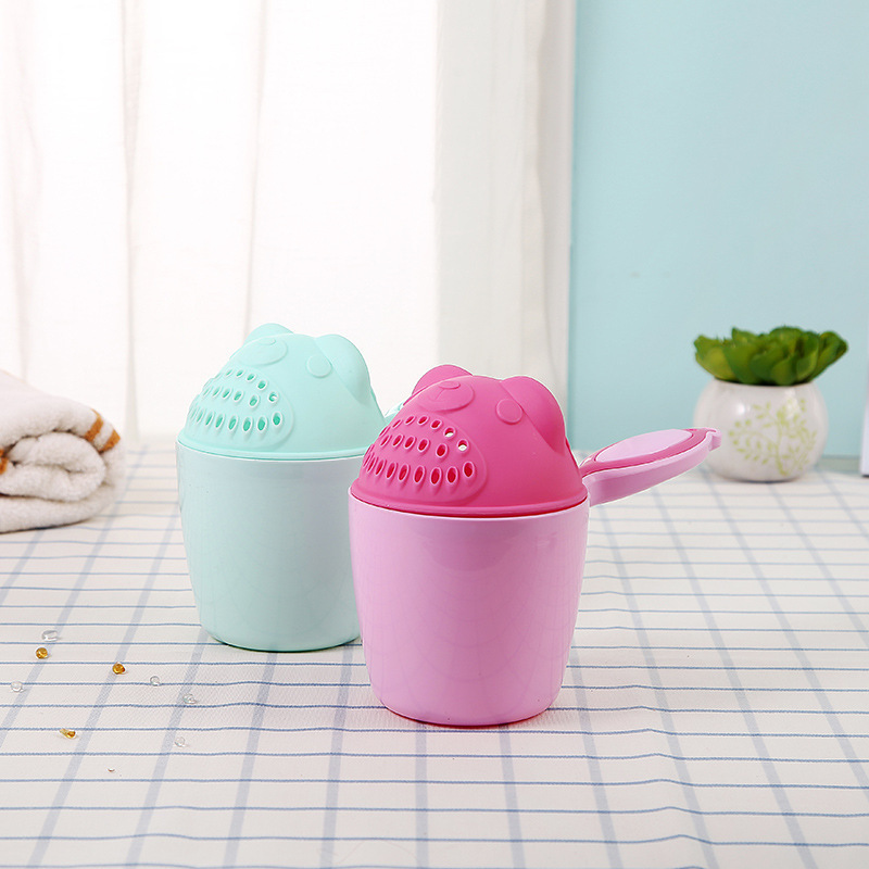Bonitos gorros de baño de dibujos para bebé, taza de champú para niños, cucharas de baño para Baby Shower, taza de pelo para lavado de niños, herramienta de baño para niños