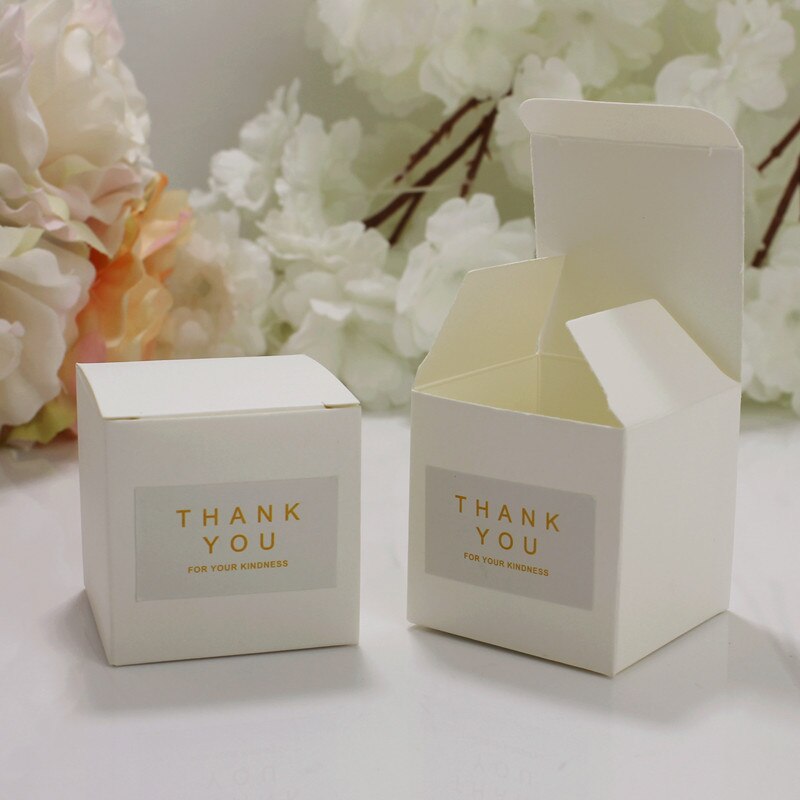 10 Uds pequeño cuadrado de papel Kraft caramelo caja de boda dulces bolsas porta de de boda cajas de papel envoltorio para Chocolate: white square sticker