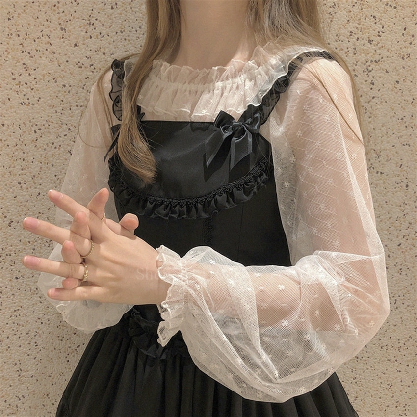 Spets ruffle blus under skjorta vintage hel ärmar flickor lolita toppar kall axel kvinnor mesh transparent båthals en storlek