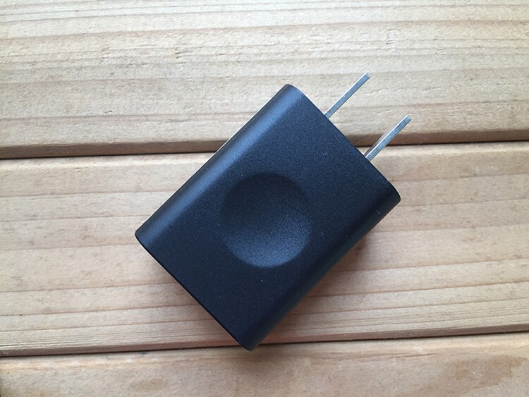 Charging head universal for mobile phone, flat iPad Apple charger, USB plug, 1A charge white and black