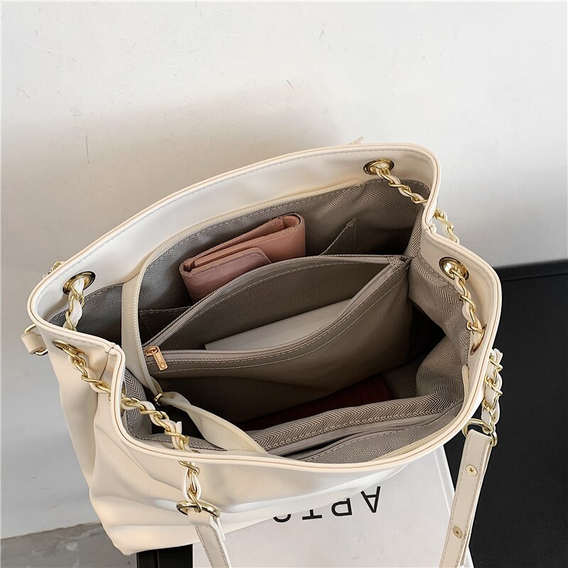 Vrouwen Schoudertas Grote Capaciteit Eenvoudige Handtas Lock Front Flap Vrouwelijke Tas