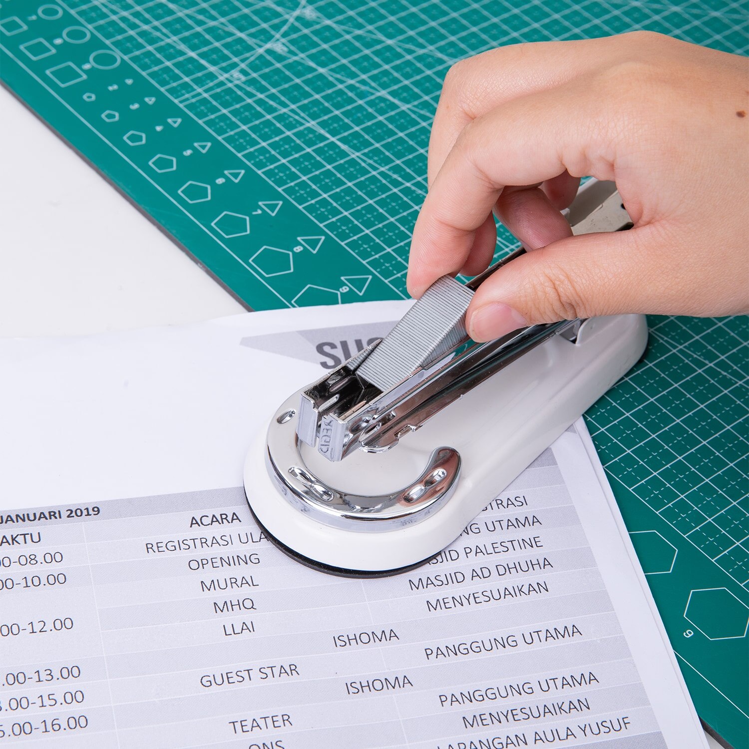 DELI E0333 Swivel Stapler Office Home Use 25sheets Smooth Stapling Rotatable Anvil Stationery