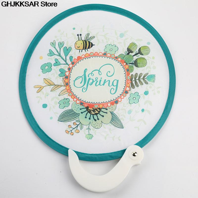 1Pc Draagbare Vouwen Fan Met Handvat Cartoon Mini Fan Vrouwen Zomer Ronde Fan Creatieve Party: B