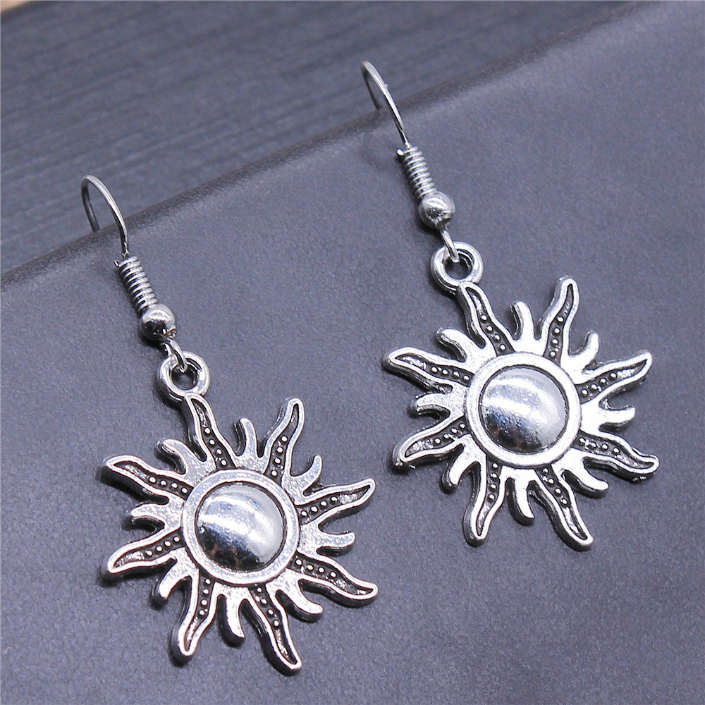 Sonne Anhänger Ohrringe Frauen Jahrgang Ohrringe Handgemachten Schmuck Einfache Ohrring: Antiquität Silber- Farbe