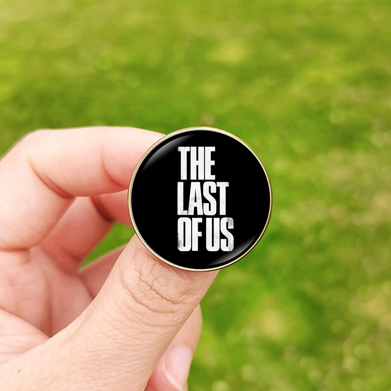 Viimeinen  us 2 rintaneulasta ellie-hahmo siivet raketti avaruusalus rintaneulat miehille naisille fanit cosplay reppu lasiset rintaneulat: Smaragdin vihreä / Ruusukultainen väri