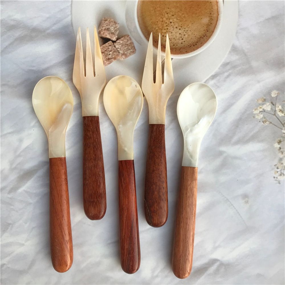 Natural Shell and Resin Spoon Fork Ice Cream Dessert Spoon Caviar Spoon Seashells Stirring Spoons Teaspoon Kitchen Tool