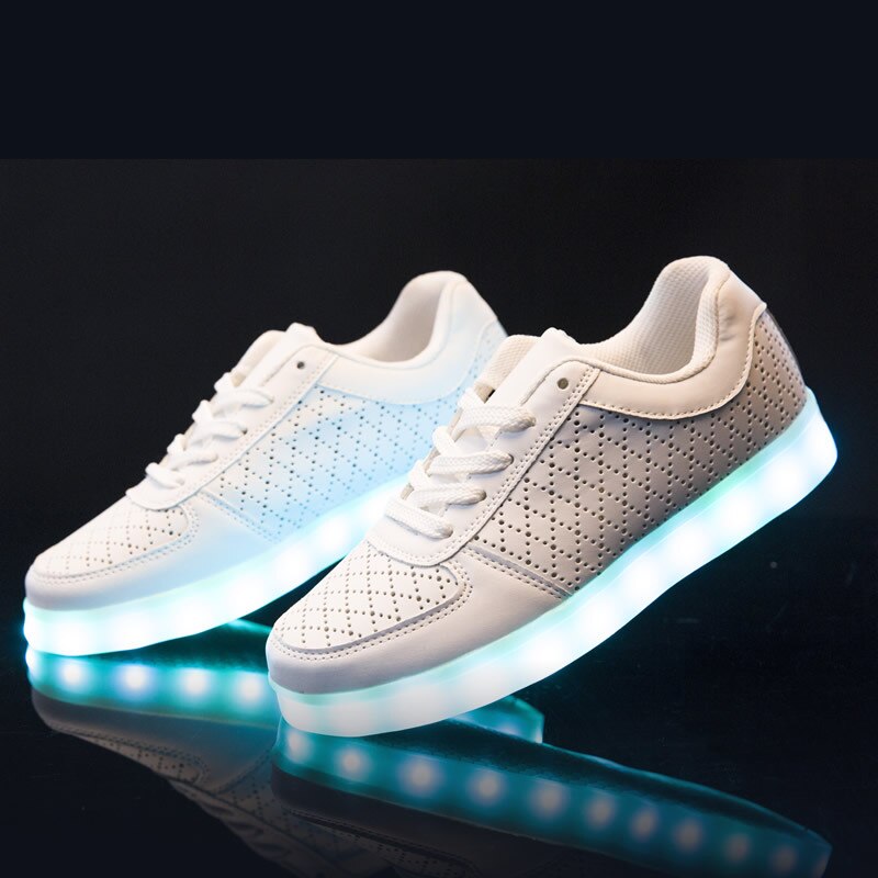Bunte glühend Frauen Schuhe Leuchtet LED Schuh USB Aufladbare Schuhe Für Erwachsene Weiß Schwarz Wohnungen Plus Größe 57