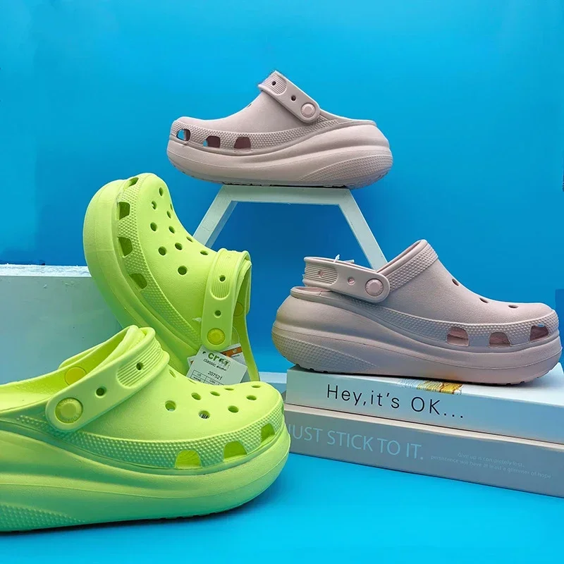 Sandales nuage respirantes à trous bouffants Crss – Chaussures blanches à plateforme toutes saisons pour femmes pour le style de rue/plage