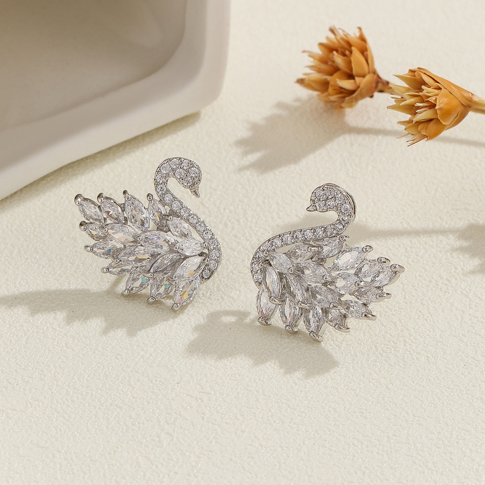 Boucles d'oreilles couleur cygne de Style déesse de luxe léger, boucles d'oreilles en Zircon micro-pavé, boucles d'oreilles longues à la et polyvalentes: Violet