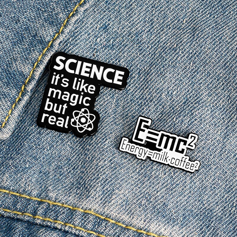 Creatieve Energie Vergelijking Broches Melk Koffie Natuurkunde Energy Science Magic Pins Shirt Revers Studenten Sieraden Badge