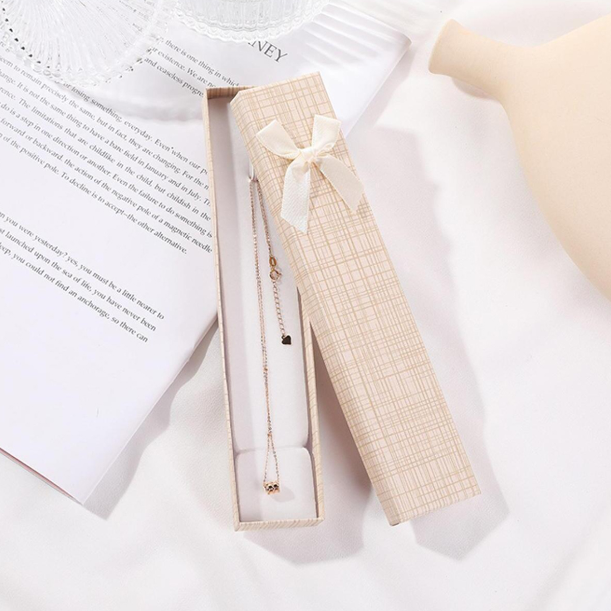 Caja de de joyería Rectangular con decoración de nudo de lazo, adecuada para collares de embalaje, pulseras y otros accesorios, 1pc: Gris claro