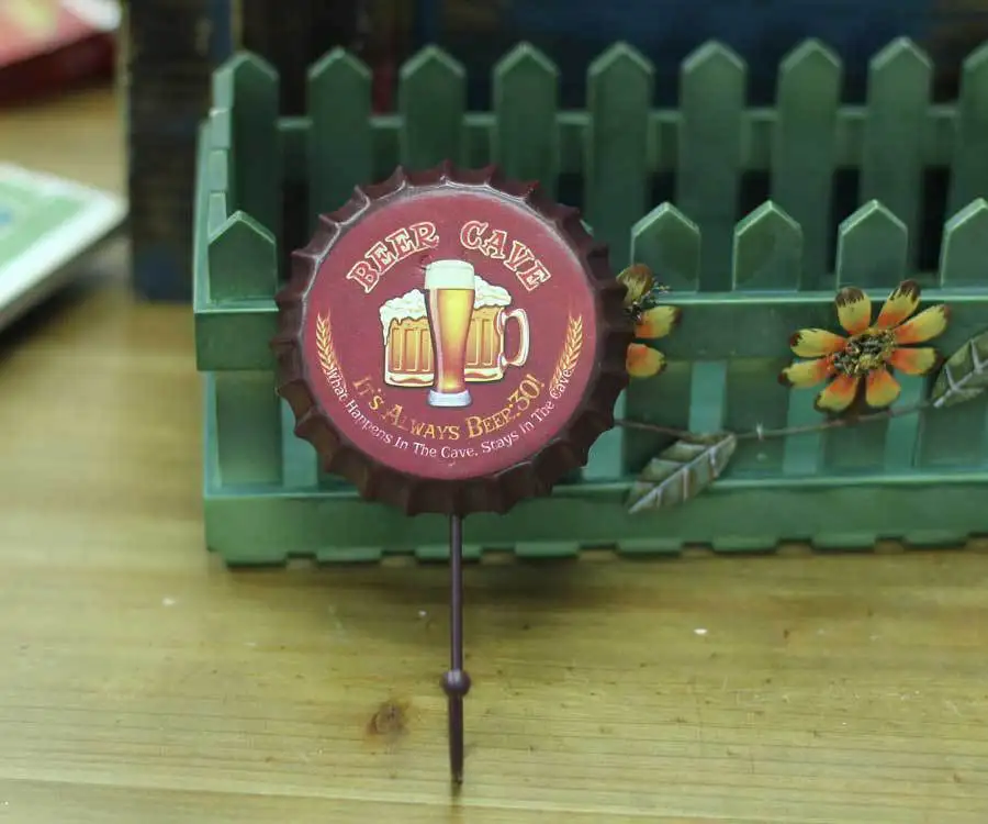 Ganchos de pared para cafetería, gancho decorativo para decoración de Bar, botella de cerveza Retro, colgador de hierro para colgar abrigos, accesorios bonitos para decoración del hogar y Bar: YELLOW