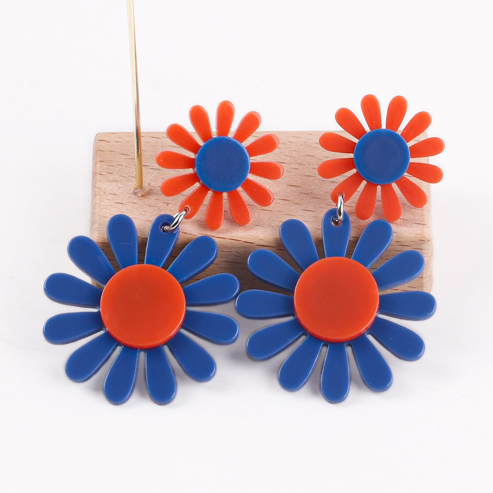 FishSheep Korean Cute Acrylic Flower Earrings for Women Trendy Geometric Daisy Pendant Earrings Jewelry: BROWN