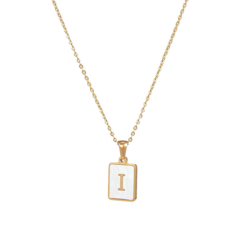 E.B.belle Collar con inicial minimalista de concha de nácar de acero inoxidable sin deslustre, collar con letras chapadas en oro para mujer