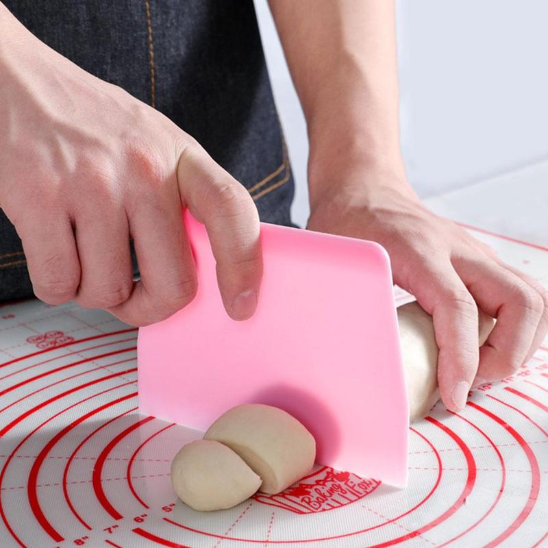 Pink Plastic Hanging Rice Scraper Household Kitchen Noodle Knife Water Board Baking Pastry Panel