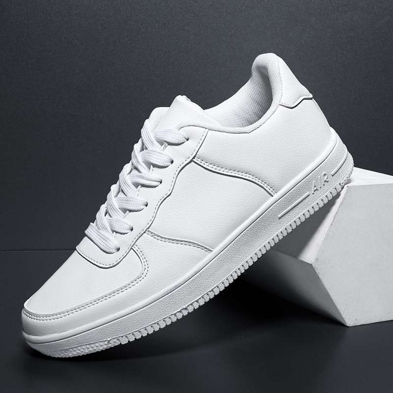 Sneakers herre læder fritidssko herre letvægts åndbare hvide herresko tenis masculino zapatos hombre: Hvid / 9.5