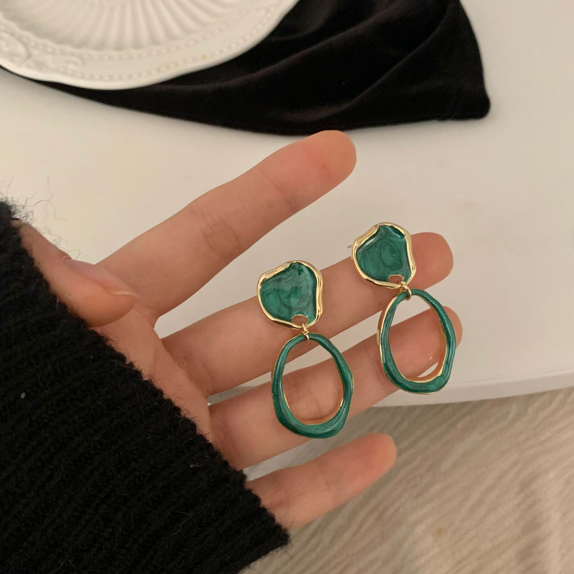 Irregular Metal Clip Earrings No Hole Ear Clips Ellipse Drip Oil Clip on Earring Without Piercing Minimalist Earring CE890