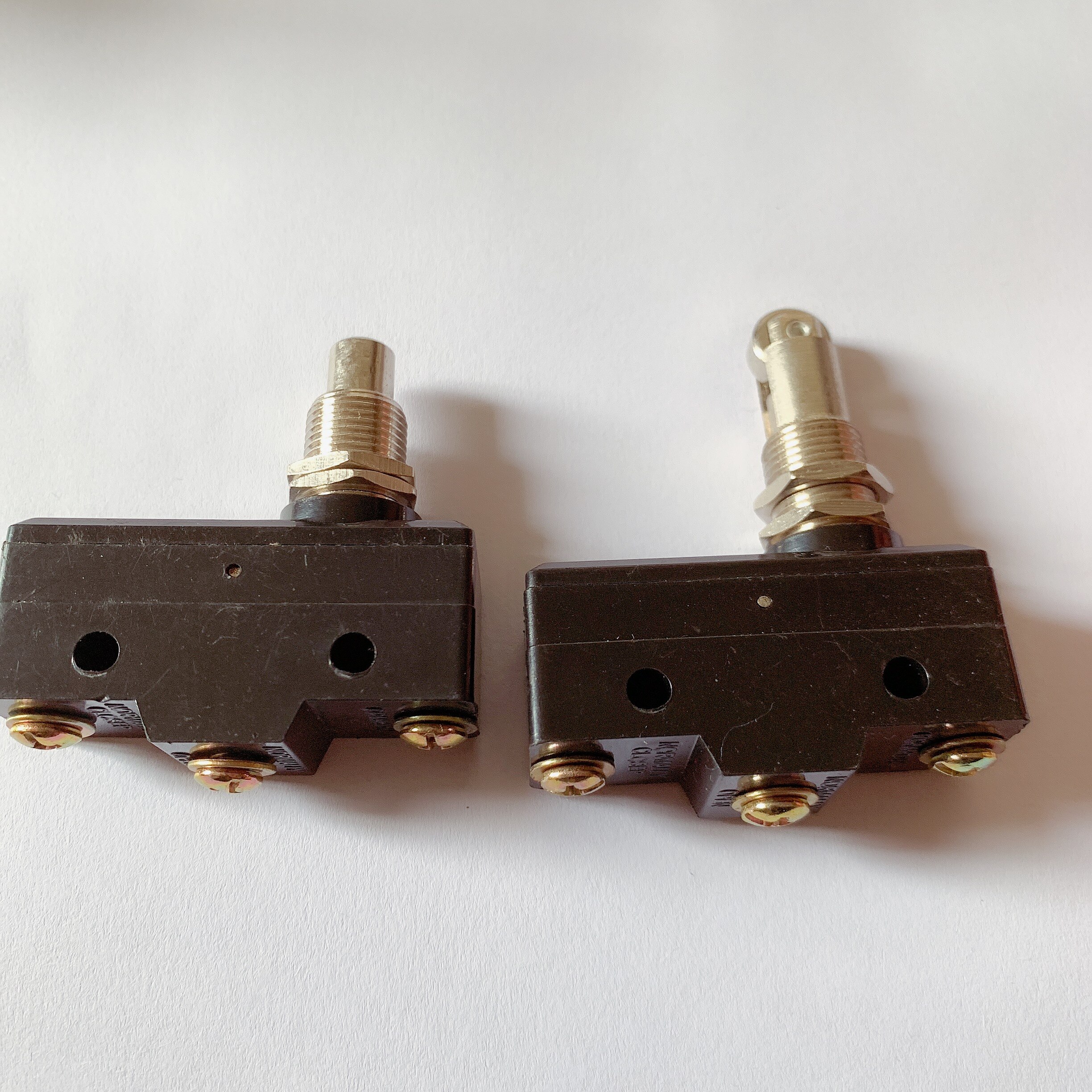 1pcs AC 380V DC 220V 10A Push Plunger Actuated Momentary Limit Switch LXW5-11M, LXW5-11Q1 limit switch