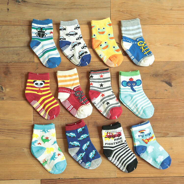 Chaussettes de dessin animé pour enfants, antidérapantes, chaussons de voiture, pour garçons et filles, 12 paires/1 paire, automne et hiver
