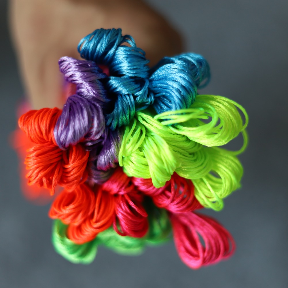 8.7Yards (8m) Silky Embroidery Floss 6 Strands 6 Bright Colors Cross Stitch Craft Needlework smoothy Thread Poly Filament Yarn