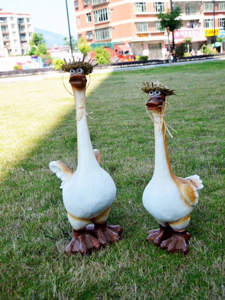 Garden Statue Simulation Pond Decor Landscape Crafts Resin Pool Landscaping Courtyard Decoration Straw Hat Idyllic Duck