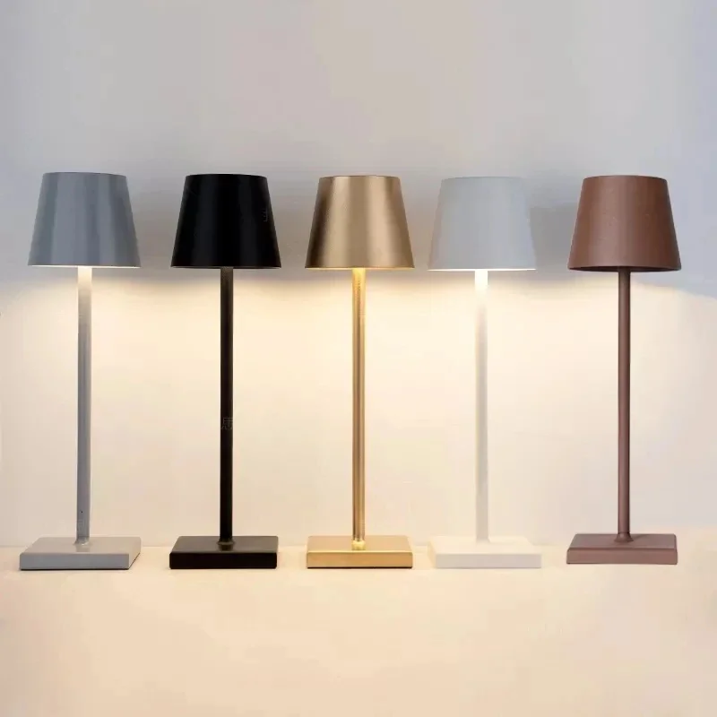Draadloze tafellamp Dimbaar bedlampje Restaurant Sfeerverlichting voor binnen en buiten Metallic Zwart