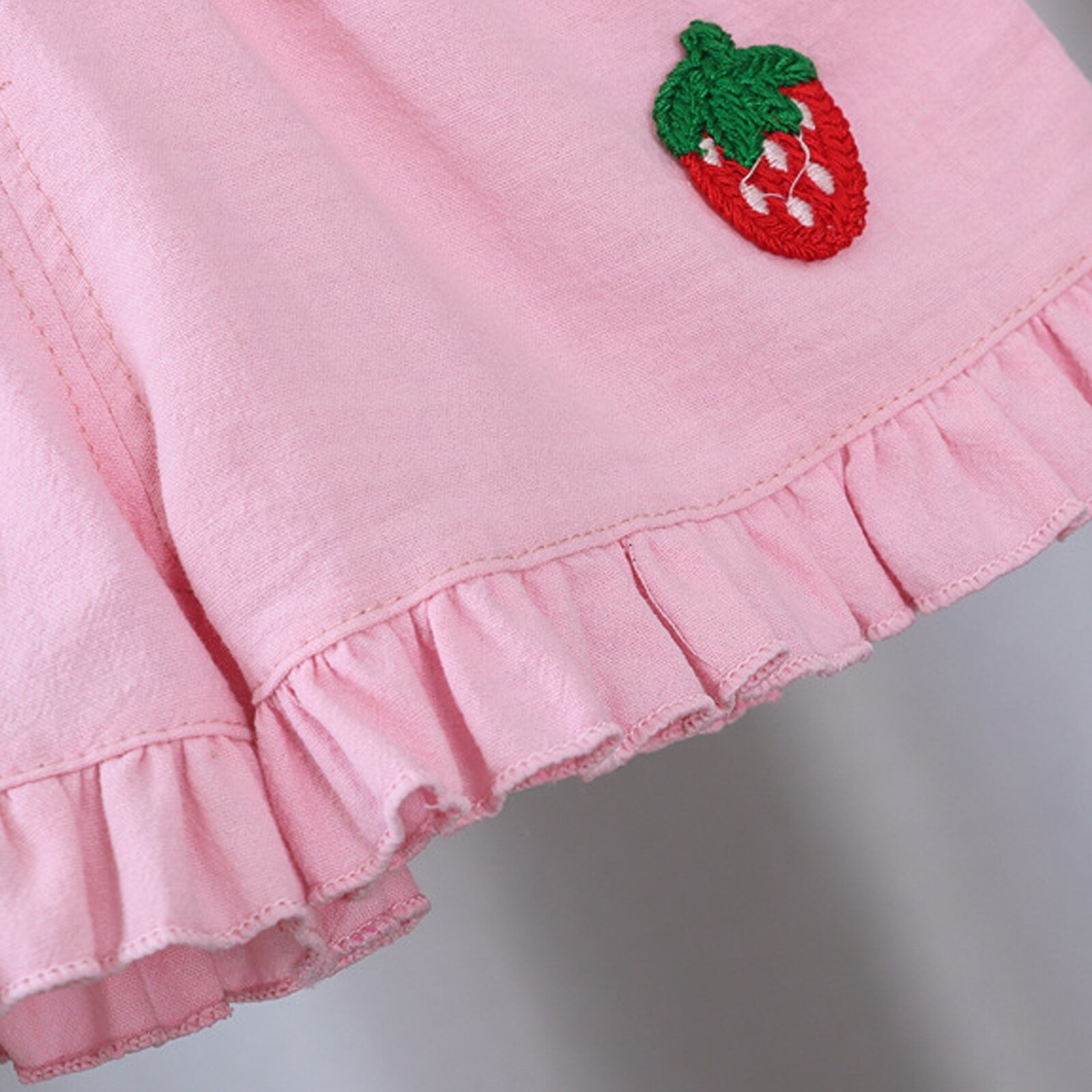 Short à volants pour filles, mignon, décor fraise, taille élastique, garniture à volants, couleur unie, vêtements d'extérieur, pantalons en coton pour un usage quotidien