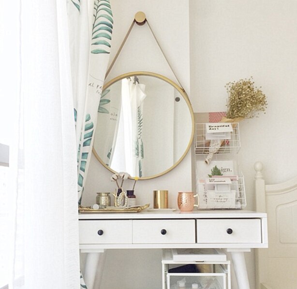 Iron Wall Hanging Personality Round Mirror Bathroom Mirror Simple Bathroom Decoration Vanity Mirror Q424: Golden 30 cm