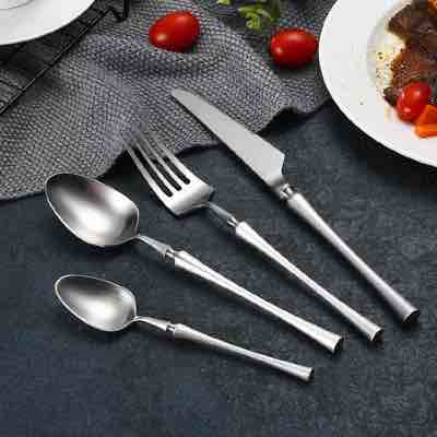 Matte Black Cutlery Set for 304 Stainless Steel Dinnerware Set Fork Knife Scoops Silverware Set Home Western Tableware Set: 2 Silver 4pcs