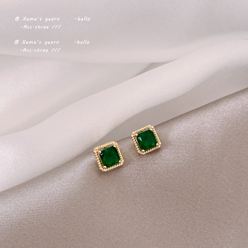 Minimalistische Mini Green Square Gem Stud Oorbellen Voor Vrouw Luxe Accessoires Voor Koreaanse Mode-sieraden Party Meisjes