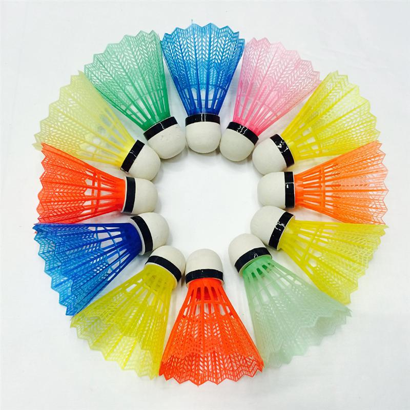 12 stks Nylon Feather Shuttles Training Plastic Badminton met Grote Stabiliteit en Duurzaamheid voor Indoor Outdoor Sport