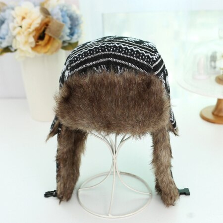 HT353-gorro de estilo ruso con aleta de nieve para hombre y mujer, gorro de bombardero de piel sintética con solapa de oreja, para invierno: Black 2 Colors Fur
