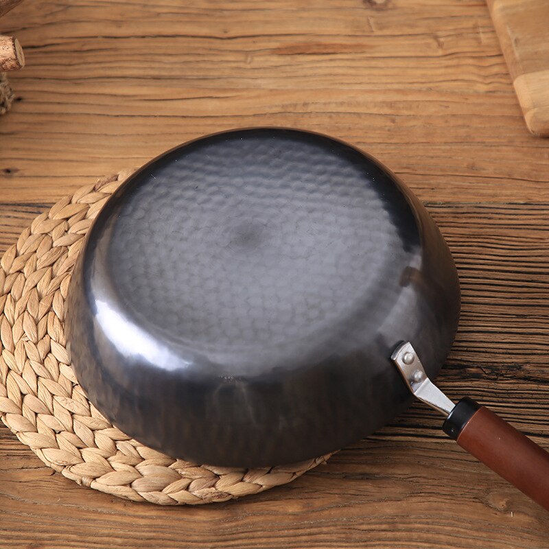 Cast Iron Wok Pan Traditional Cookware Iron Wok Induction Compatible Non-stick Frying Pan Non-coating Pan