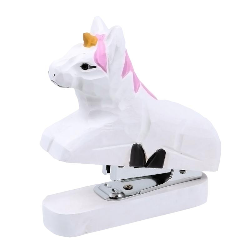 Mini agrafeuse en bois avec sculpture sur bois d'animaux créative 3D licorne pour papier, fournitures scolaires et de bureau décoration de bureau, envoyer des agrafes: D