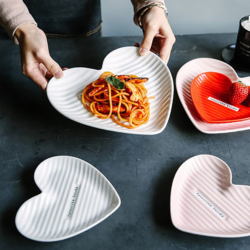 Heart-shaped Ceramic Salad Plate 6/8 Inch Dinner Plate for Meat, Appetizers, Dessert, Food, Party, Red, White,Pink,Blue assiette