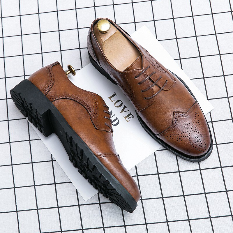 Calzature scarpe Brogue da uomo marroni 38-47 scarpe eleganti da sposa in pelle scarpe stringate da ufficio scarpe formali da uomo scuola oxford da festa maschile Plus