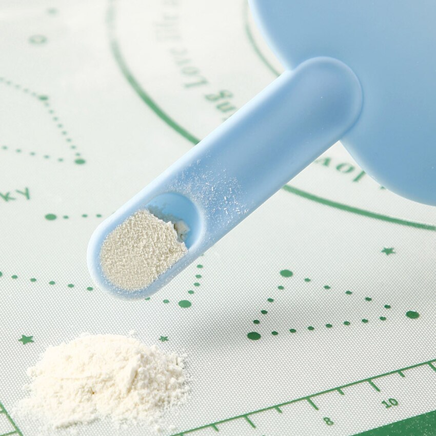 Plastic Dough Cutter Scraper with Scoop Handle, Food-safe Multipurpose Food Scrappers for Bread Dough Cake Fondant, 3 Colors