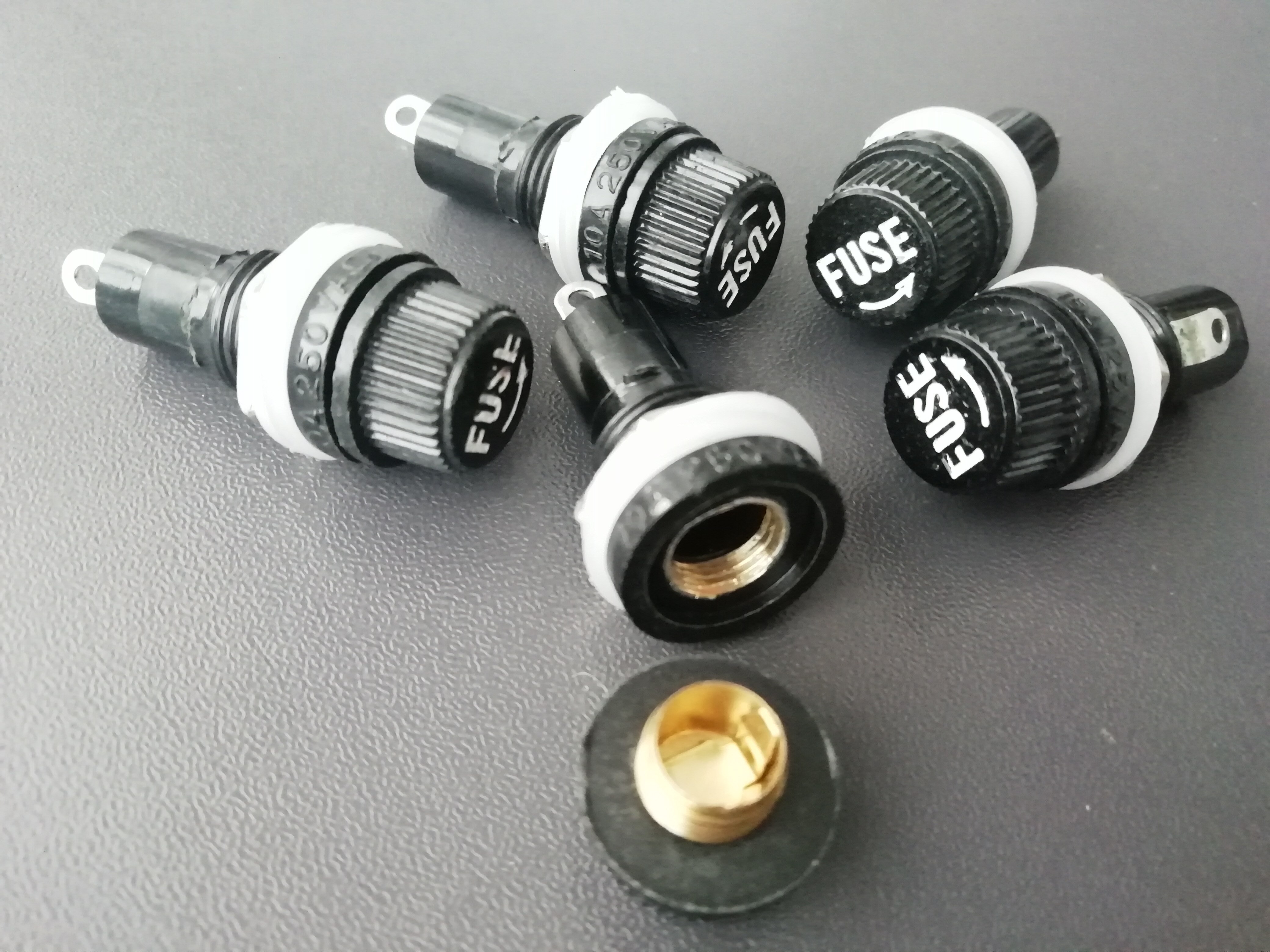 20 Stks/partij 5X20Mm Socket Zekeringhouder BLX-1 250V 10A Panel Mounting Zekeringhouder Schroef Cap Zekering houder Voor 5*20Mm Glas Zekering