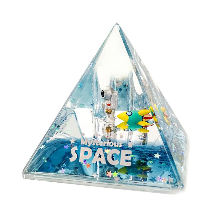 Modern simple floating liquid quicksand astronaut astronaut oil leakage paperweight pen holder TV cabinet living room decoration: 02