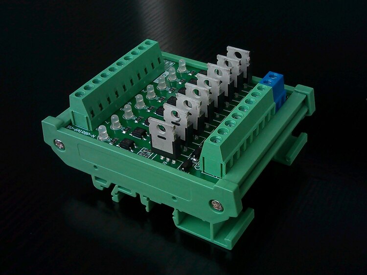 2/4/6/8 Power Amplifier Board for PLC NPN/PNP Signal to Drive Solenoid Valve Photoelectric Isolation 6A, 3.3V 5V 12V 24V: 8 channel / 3.3V signal input / NPN output