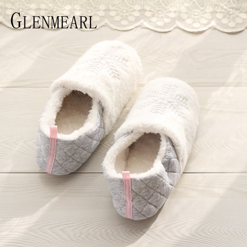 Kobiety kapcie zimowe ciepłe futro Inoor buty płaskie przytulne miękkie domowe kapcie kobieta śnieżynka białe antypoślizgowe kobiece suwaki prezent DE