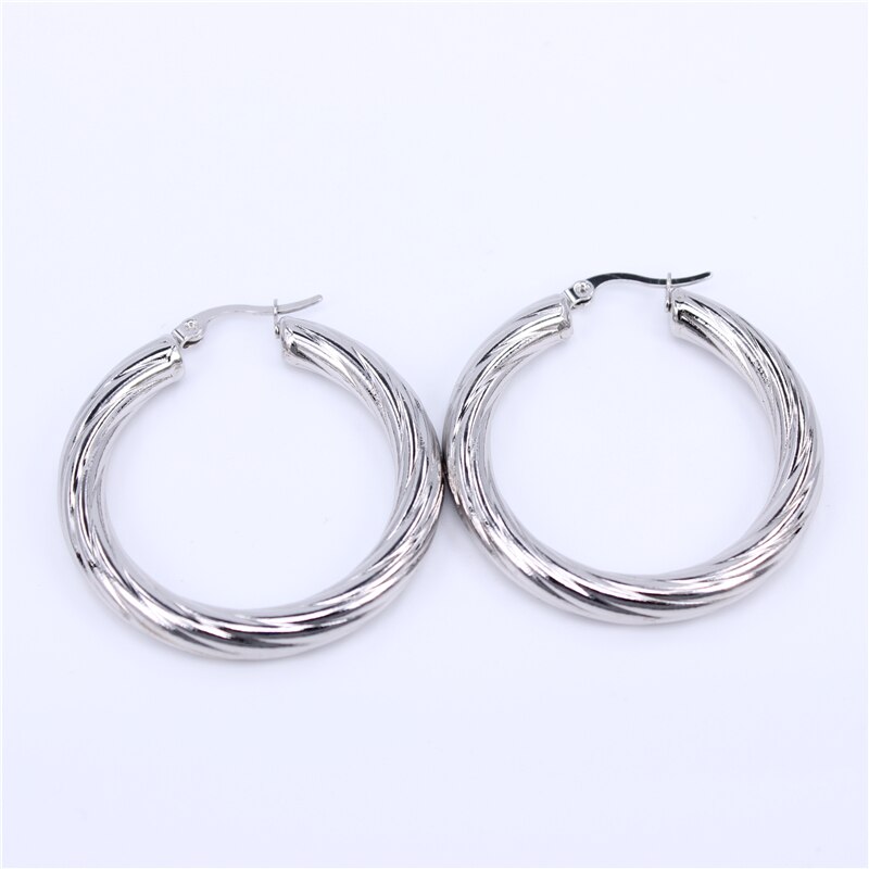 30-50mm size selection gold color Stainless steel popular hollow earrings Lightweight Women cute earrings LH391: silver color 40mm