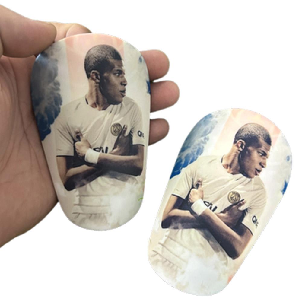 1 paar mini-scheenbeschermers, beschermende voetbalbenodigdheden, beschermende uitrusting scheenbeschermers verzamelpads voor voetbalfans