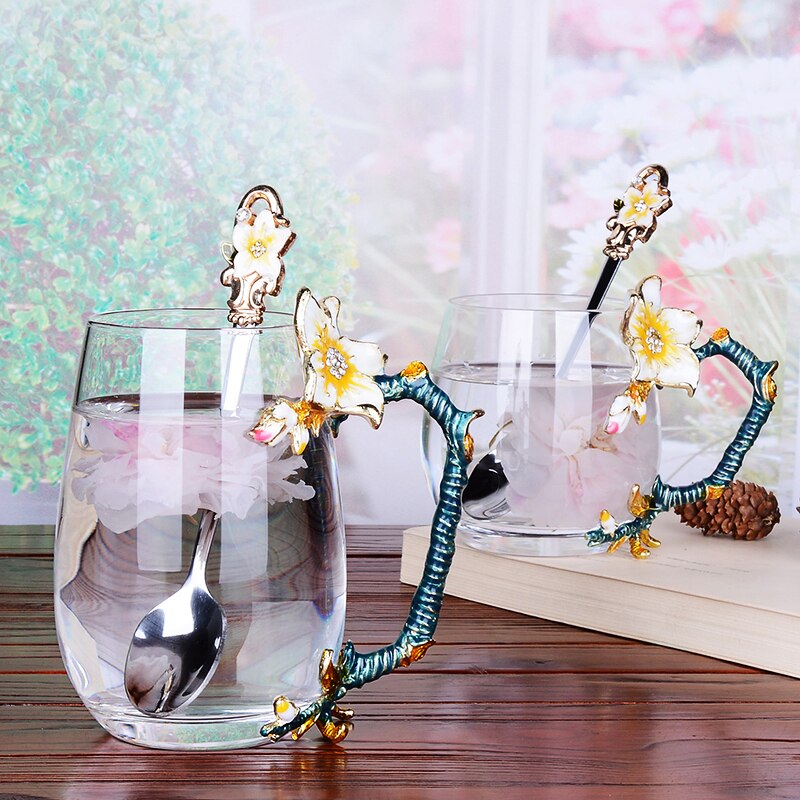Topp blomster og rhinestones dekorert emalje kaffekopp krus blomst te glass melk kopper legering håndgrep kopper og krus