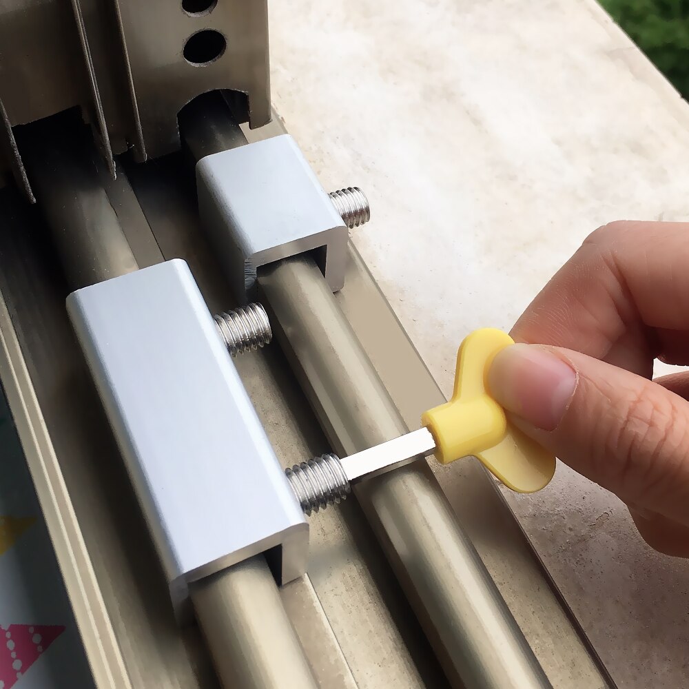 Cerraduras de ventanas correderas ajustables, Tope de puerta de aleación de aluminio, cerradura de seguridad con llaves, cerradura de ventana de seguridad para el hogar y la Oficina